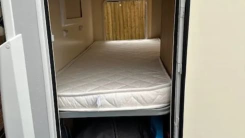 IONA – Luxury RollerTeam Autoroller 707   6 berth/6 seatbelts