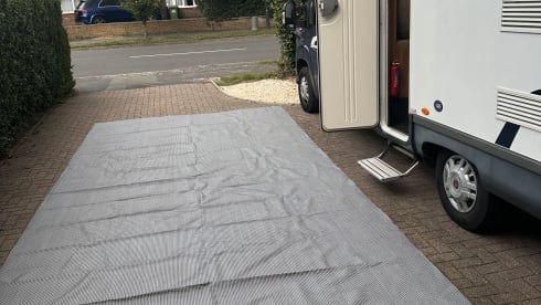 Travel The Wild – 6 berth Fiat Escape 696