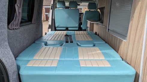 Loki – 4 berth Volkswagen campervan