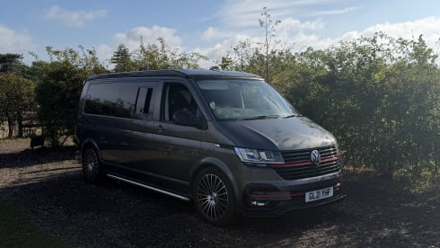 GreyWolf – VW T6.1 Campervan - 4 slaapplaatsen - bouwjaar 2021 - Keuken 