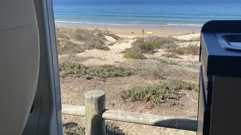 Follow the Sun – 4p Carthago bus from 2023