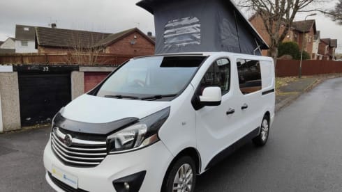 Lexi – 4 berth Vauxhall vivaro 