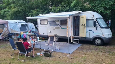 6 person family-friendly Hymer B644G