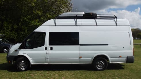 Family Friendly Off Grid Campervan (sleeps 5)