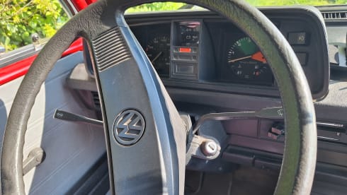 Humpie – 4p Volkswagen campervan from 1987