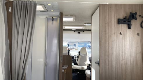 Goldie – 5 berth Carado integrated from 2018