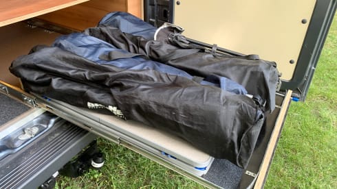 Vario Smurf – 4 fixed beds hotel on wheels