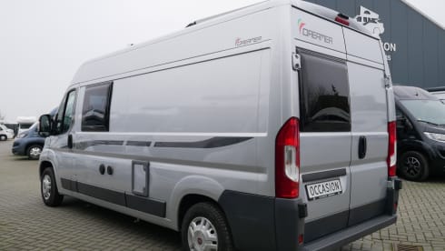 Dreamer D55 6 mtr, 4 sleeping 4 seats, bunk bed, 6 mtr.
