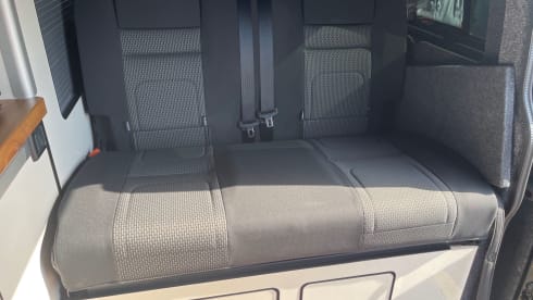 Iona – Luxury 4 berth Volkswagen Transporter 6.1 campervan