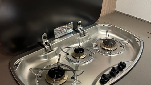 Burstner Lxeo 736 4-person