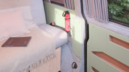 Benji – 4 berth Volkswagen bus from 2017