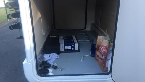 Ford semi-integrated from 2022 for 5 people