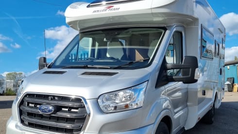 Efa – 6 berth Roller Team semi-integrated from 2024