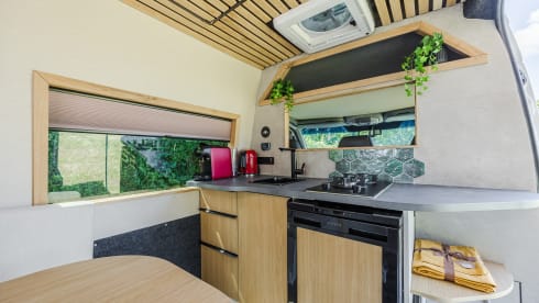 Oaki Doaki – 3p Volkswagen bus from 2025