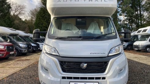 C72 – 2024 Auto-Trail C72 six berth + six seatbelts on car license 