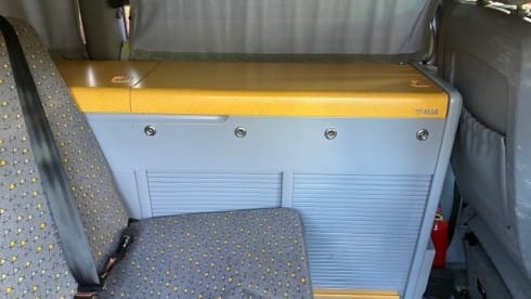 4p Mercedes-Vito campervan uit 1999