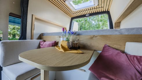 Oaki Doaki – 3p Volkswagen bus from 2025