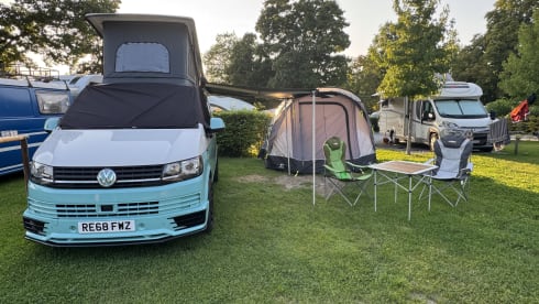 Dub Di – Adventure in Style – Two-Tone T6 VW Campervan, 2018 (Sleeps 4)