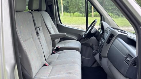 2-seater Volkswagen bus from 2009
