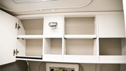 Iona – Auto-Trail Expedition 2025/26 (Automatik)