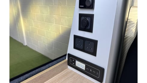 Noah – VW LWB Campervan 4 berth