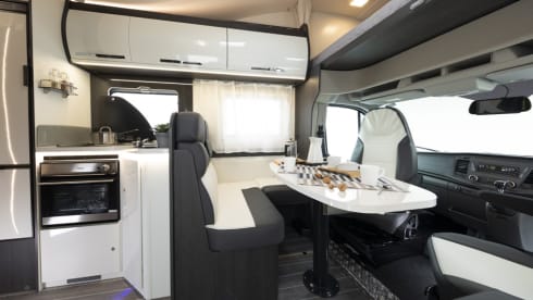 Loki – 4 berth Roller Team 290 Sport from 2020