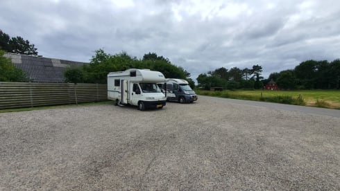 BlueRide – Complete Fiat Ducato family camper bunk stove / hot water water