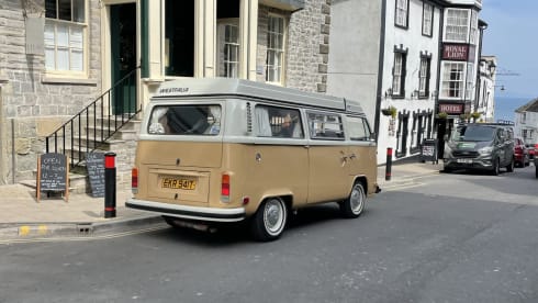 Ned – Gemoderniseerde, stuurbekrachtige, 4-persoons VW T2 met alle extra's
