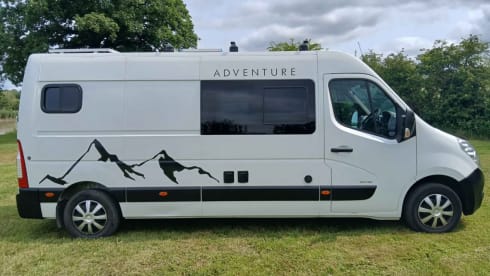 Meet Hermes – Hermes- Your Home on Wheels for Family Adventures – Off-Grid 3 Berth Camper | Pet Friendly | Drive-Away Awning