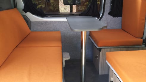 Silver Shadow – 4+ Berth Toyota Hi-Ace