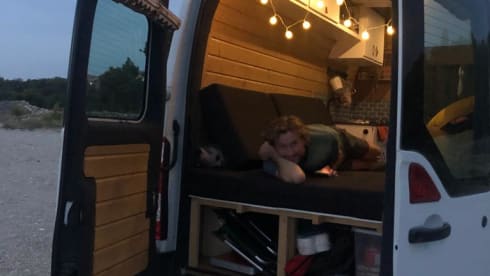 Feel at home in this DIY camper and go on a journey of discovery!