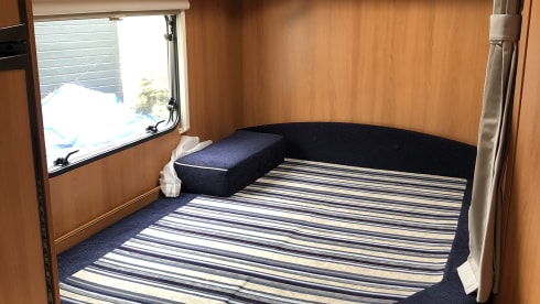 Very neat 4 person Dethleffs family camper!