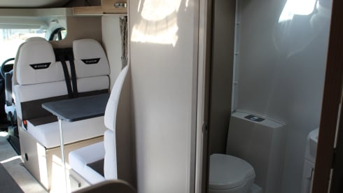 Little John – Our Luxury 2021 6 berth, Fixed Bed