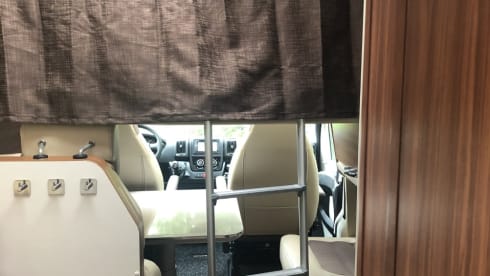 Luxury 5-person camper
