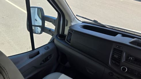 MOTORHOME HIRE: 2023 Roller Team Zefiro 675 Motorhome 2.0
