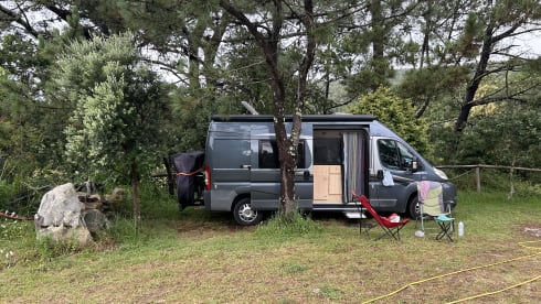 SUPER BUS CAMPER KNAUS BOXSTAR WITH CARRIER FOR ELECTRIC BIKES