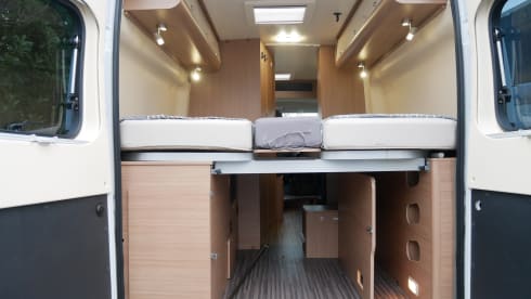 Sun Living Flexo 6.40, 2 sleeping 4 seats, length beds, Airco!!