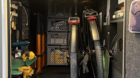 NU+ – 4p Adria Mobil alcove from 2012