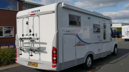 Experience our 5-person Adria Carol travel buddy from 2010