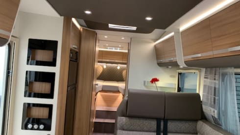Adria matrix 670 SL model 2022 (4-5 pers. / complete for holidays)