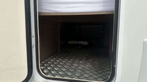 Large 6 berth modern motorhome