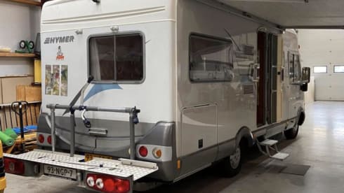Hymer B654 – Hymer integrated 4p luxury model