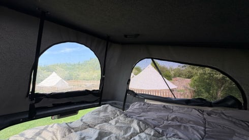 Sylvie – Wonderful VW T6 Camper with Poptop and Newly Fitted Interior!