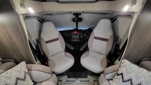 Lenox – Luxury 4 Berth Motorhome – The Perfect Companion for Comfort & Style 