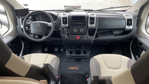 6p Citroën alcove from 2018