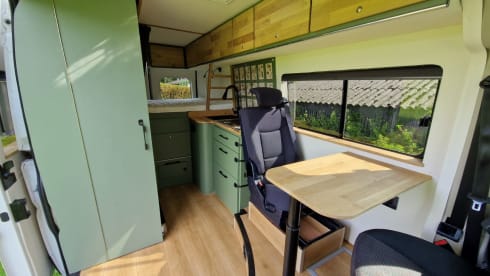 2p Peugeot bus from 2016