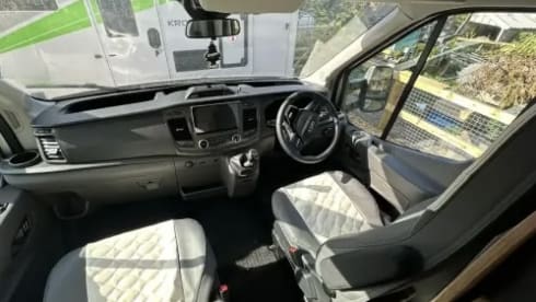 Mont Blanc – BRAND NEW 6 Berth Roller Team Auto-Roller 747 (2024) Manual