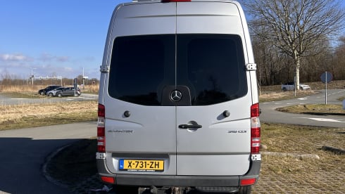 Compact, tough and adventurous. Tailor-made comfort