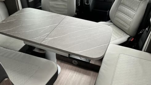 4p Benimar semi-integrated uit 2023