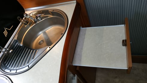 Lovely Camper – Cabinet